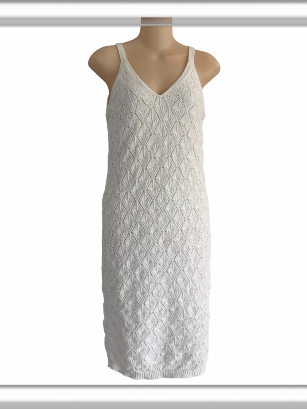 Willow & Wind Textured Knit Midi Dress Size Medium V-neck Diamond Pattern Cream